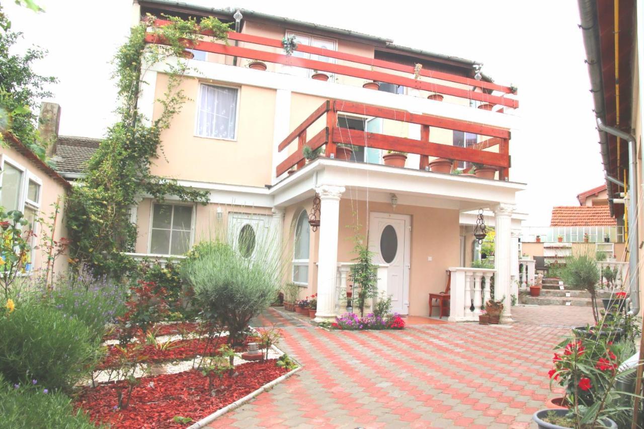 Yox Apartment 4 Oradea Εξωτερικό φωτογραφία