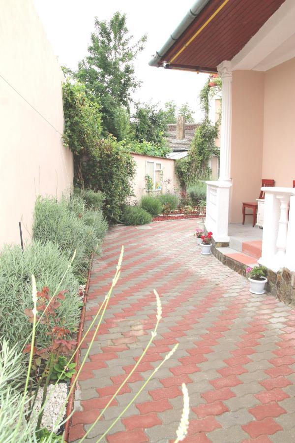 Yox Apartment 4 Oradea Εξωτερικό φωτογραφία