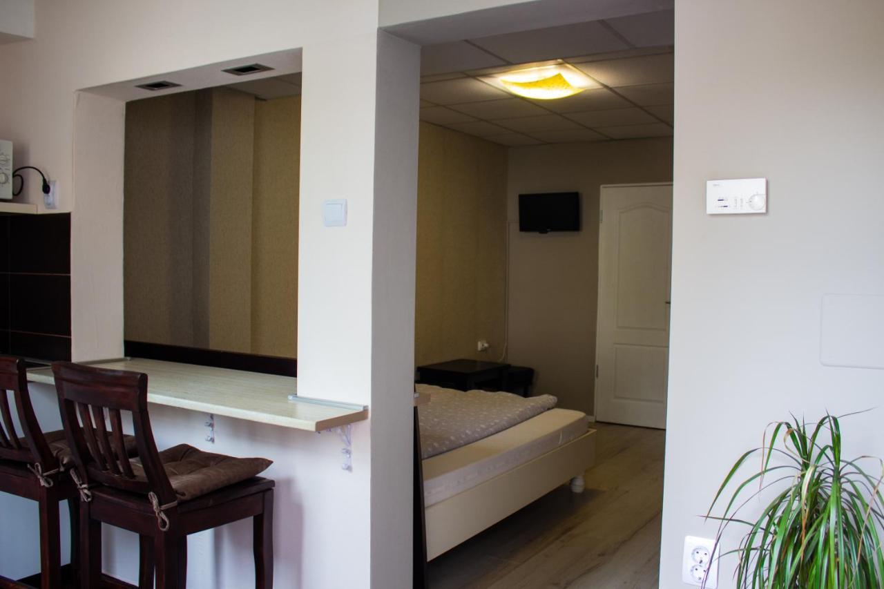 Yox Apartment 4 Oradea Εξωτερικό φωτογραφία