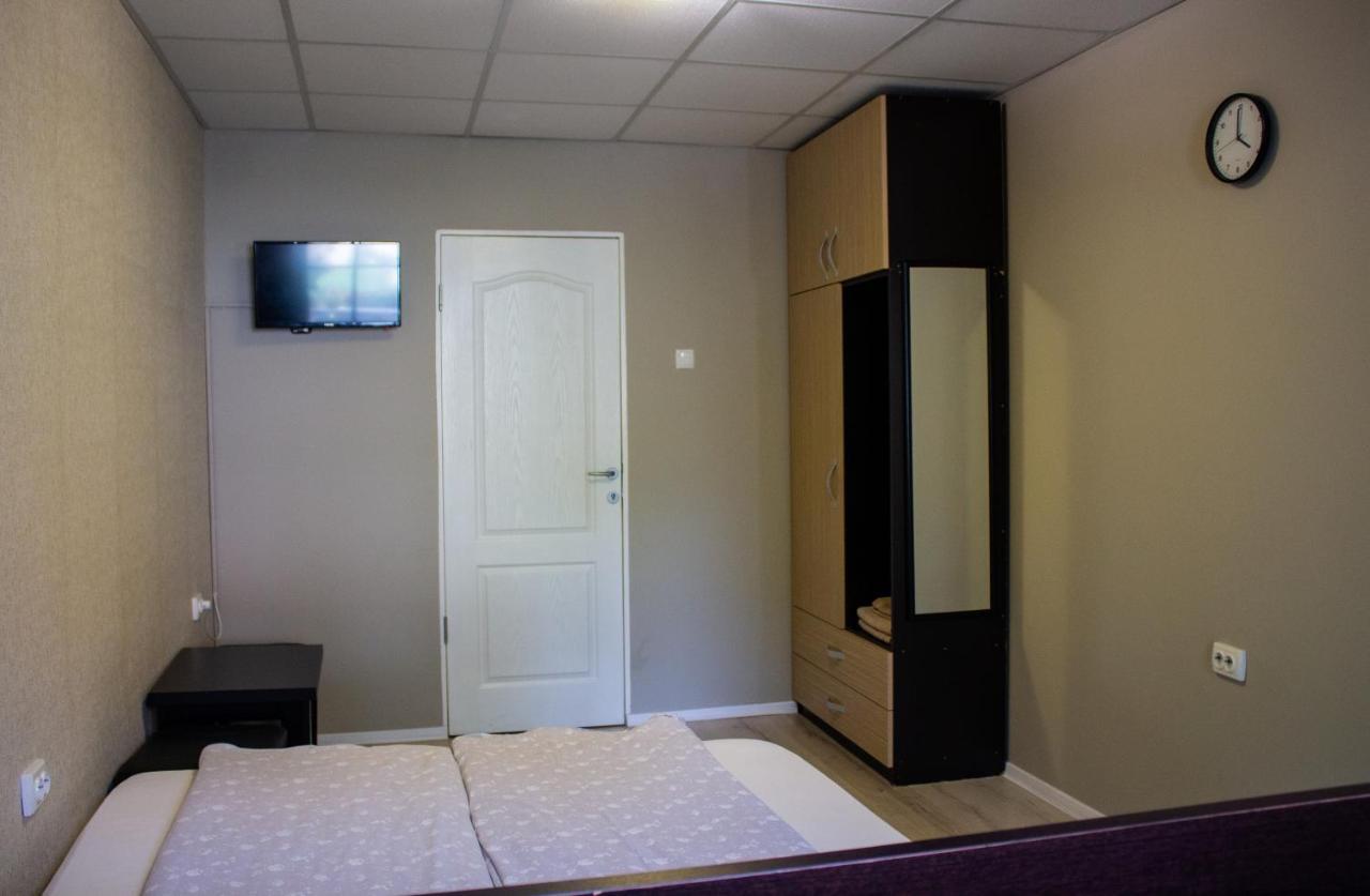 Yox Apartment 4 Oradea Εξωτερικό φωτογραφία